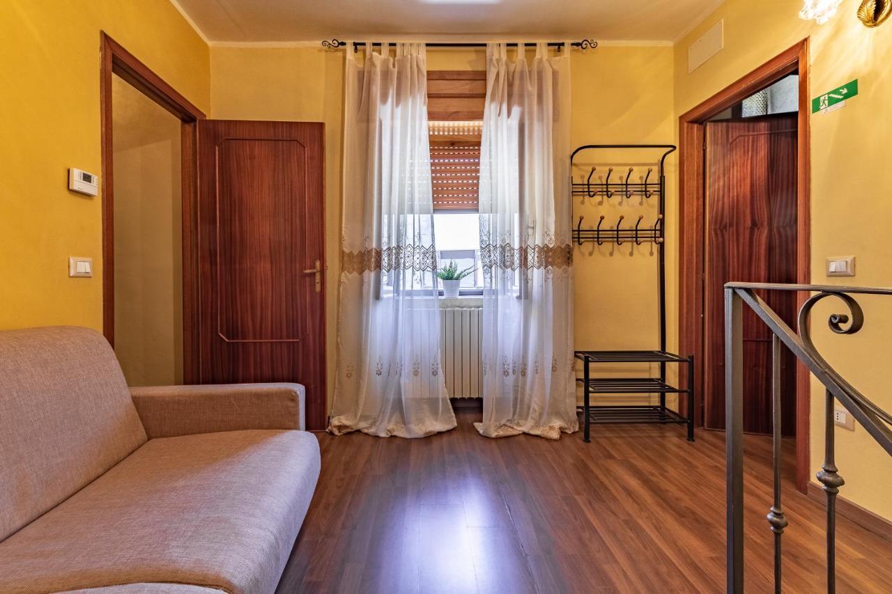 Ferienwohnung Casa Vacanze 'Zia Lucia' Sarconi Exterior foto